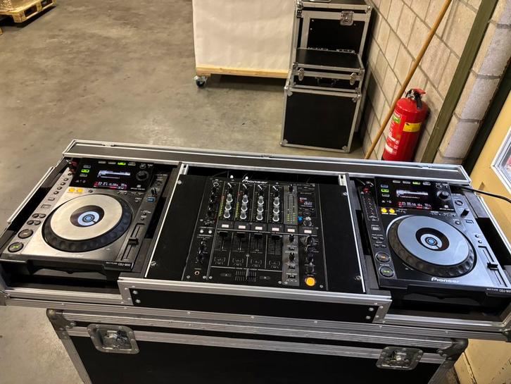 2x Pioneer CDJ 900 en DJM 700 incl. Prodjucer Flightcase, Muziek en Instrumenten, Dj-sets en Draaitafels, Gebruikt, Dj-set, Pioneer