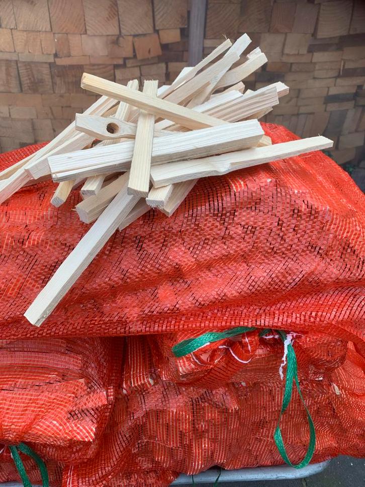 Aanmaakhout -5€, Tuin en Terras, Haardhout, Takken, Overige houtsoorten, Minder dan 3 m³, Ophalen