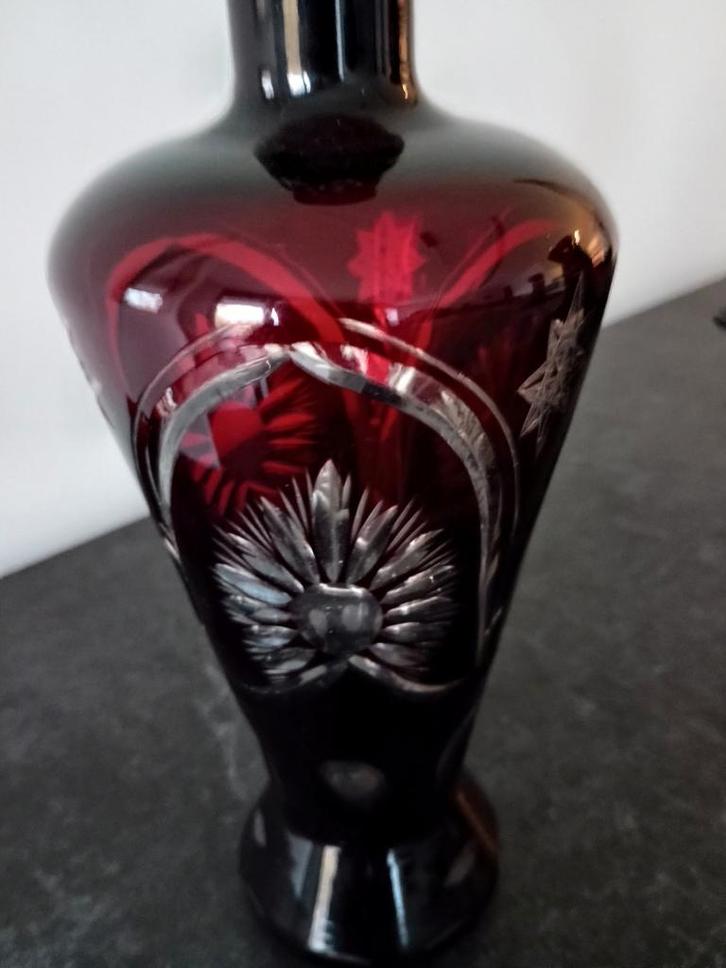 Boheemse Kristallen Vaas - Donkerrood - 30cm, Antiek en Kunst, Antiek | Vazen, Ophalen of Verzenden