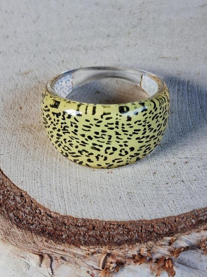 kunststof ring geel animalprint maat 12 of 18 nr. 02, Sieraden, Tassen en Uiterlijk, Ringen, Nieuw, Dame, 19 tot 20, Geel, Kunststof