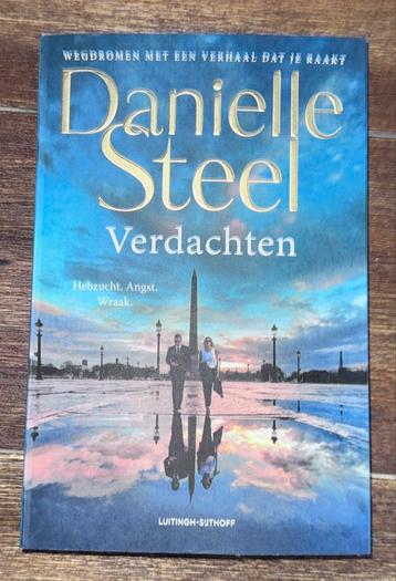 Daniëlle Steel • Verdachten  beschikbaar voor biedingen