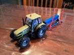 Britains Hurlimann tractor met zaaimachine, Hobby en Vrije tijd, Modelauto's | 1:32, Ophalen of Verzenden, Gebruikt, Tractor of Landbouw