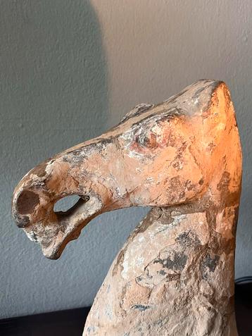 Antiek Chinees Han Dynastie Paardenhoofd 19x 25 cm. beschikbaar voor biedingen