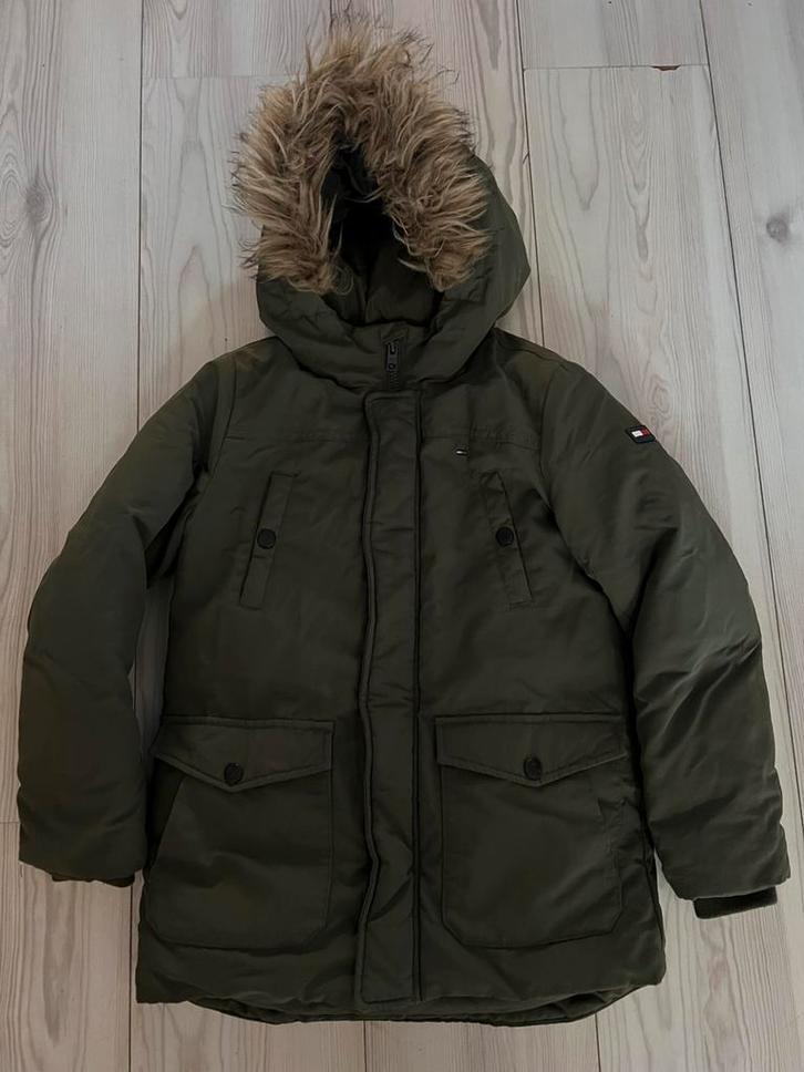Tommy Hilfiger Winterjas Maat 128, Kinderen en Baby's, Kinderkleding | Maat 128, Zo goed als nieuw, Jongen of Meisje, Jas, Ophalen of Verzenden