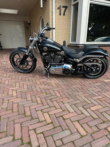 Harley Davidson Breakout 2015 - Custom Uitlaat & Stuur! beschikbaar voor biedingen