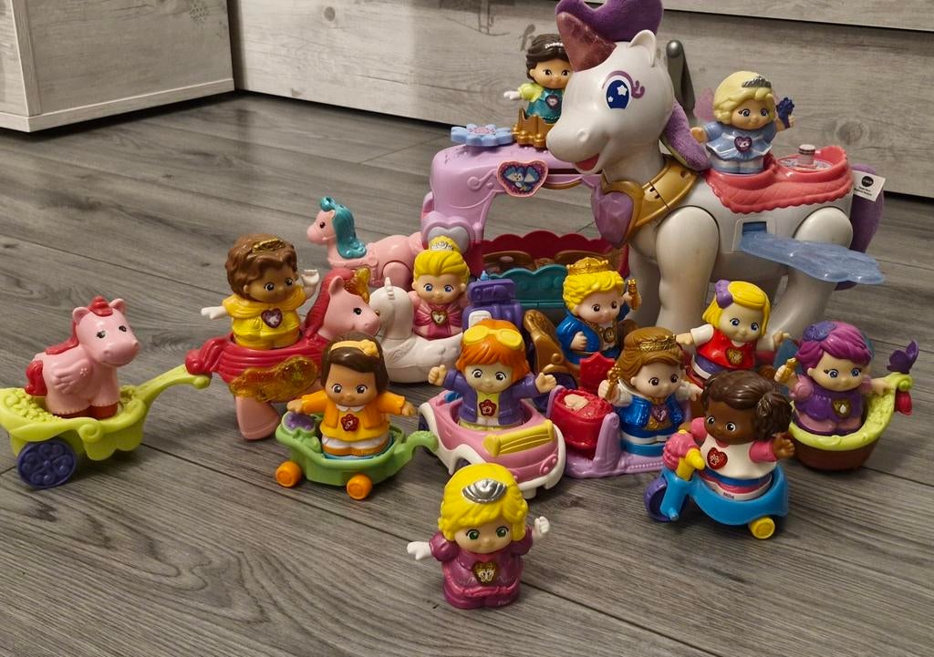 VTech Vrolijke Vriendjes Kasteel + Figuren, Ophalen of Verzenden, Gebruikt, Overige typen, Met geluid