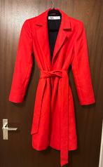 Zara Rode trenchcoat jas in maat Xs, Kleding | Dames, Ophalen of Verzenden, Zo goed als nieuw, Maat 34 (XS) of kleiner, Boven de knie
