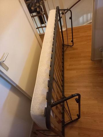 Te koop bed frame logeer matras 200x90 beschikbaar voor biedingen