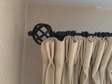 Gordijnroeden beschikbaar voor biedingen