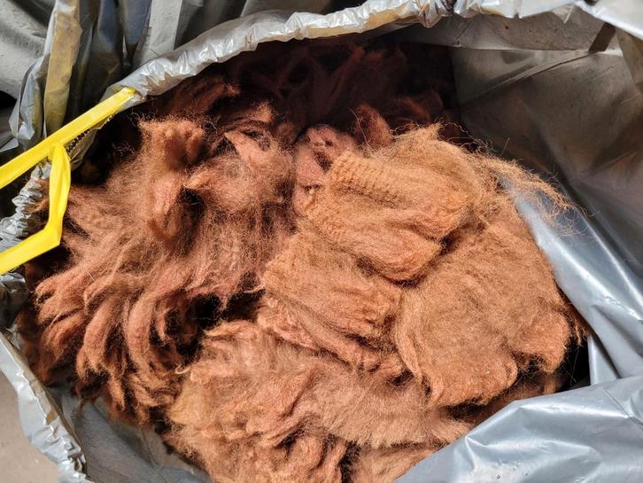 Alpacawol vacht, Hobby en Vrije tijd, Spinnewielen en Spinnen, Spinwol, Ophalen of Verzenden
