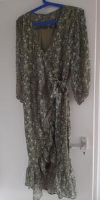 Lange groene overslagjurk met bloemetjes, maat 38, Maat 38/40 (M), Ophalen of Verzenden, Zo goed als nieuw, Onder de knie