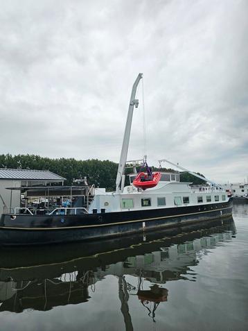 Schilder, Hogedruk & Schoonmaak voor Scheep & Bouw beschikbaar voor biedingen
