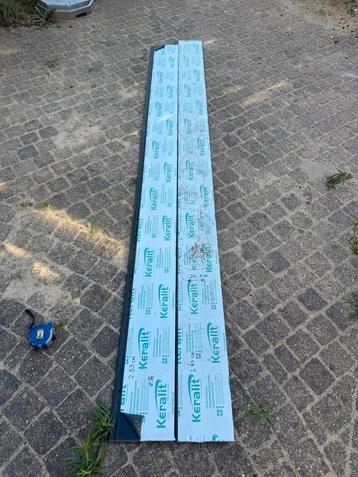 Keralit zwart 2 lengtes van 2.50 m. Potdeksel met houtnerf beschikbaar voor biedingen