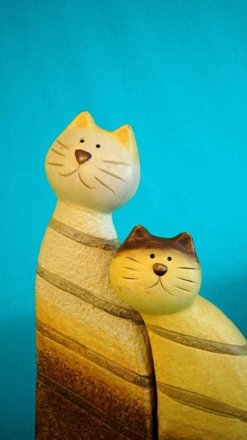 Close together Cat figurines | Animal | Brown | Vintage, Verzamelen, Overige Verzamelen, Gebruikt, Verzenden