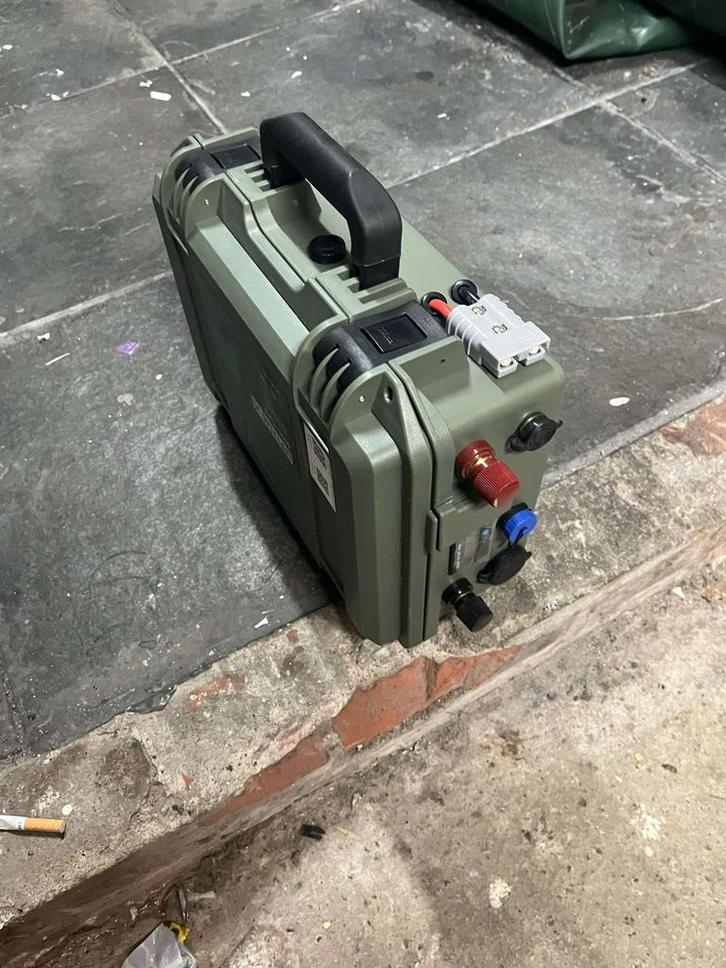 life4po accu 140ah met app 12v, Audio, Tv en Foto, Accu's en Batterijen, Zo goed als nieuw, Oplaadbaar, Ophalen of Verzenden