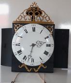 Fraaie fret Comtoise klok, maandloper, schotelplaat., Antiek en Kunst, Ophalen