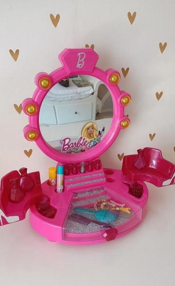 Barbie kaptafel incl. Accessoires  beschikbaar voor biedingen