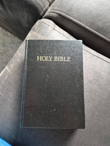 Holy Bible beschikbaar voor biedingen