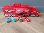 Disney Cars Mac vrachtwagen met 4 Cars auto's, Kinderen en Baby's, Speelgoed | Speelgoedvoertuigen, Ophalen of Verzenden, Gebruikt