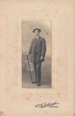 A:J:Eelsingh Zwolle CDV portret man met wandelstok ca 1915, Gebruikt, Verzenden, Foto, Voor 1940