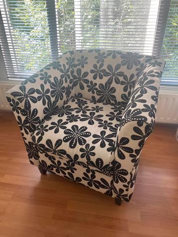 Twee stoelen beschikbaar voor biedingen