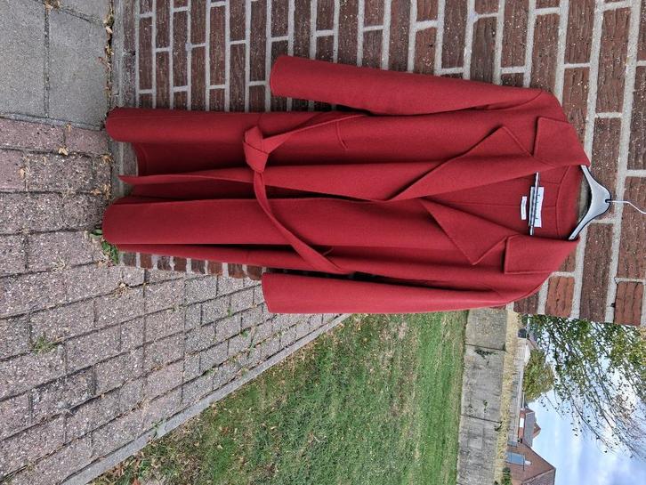 Dames winter jas Intrend Cuctto A Mano Mt42/44, Kleding | Dames, Jassen | Winter, Zo goed als nieuw, Maat 42/44 (L), Rood, Ophalen of Verzenden