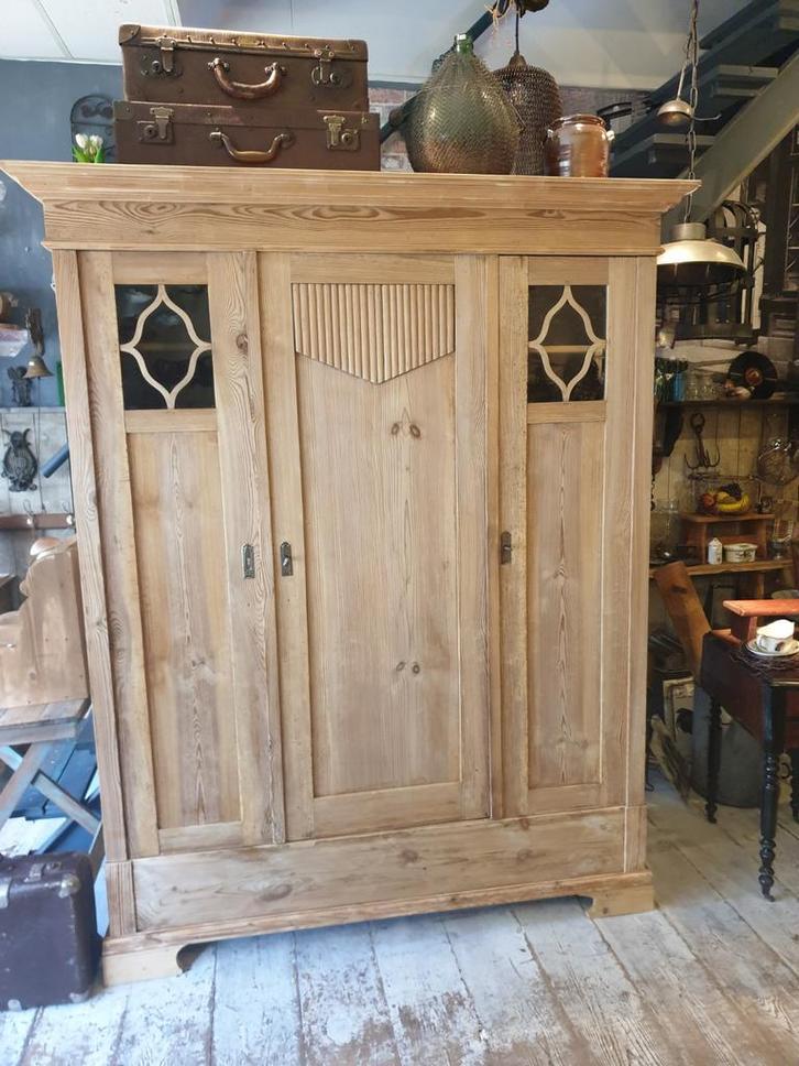 Mooie grote oude grenen kledingkast uitneembaar, Huis en Inrichting, Kasten | Kledingkasten, 200 cm of meer, 50 tot 75 cm, Ophalen