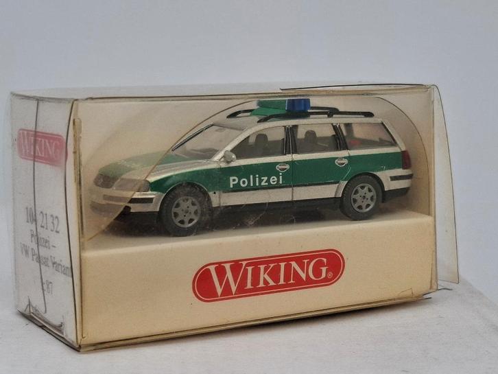 VW Passat politie - Wiking 1/87, Hobby en Vrije tijd, Modelauto's | 1:87, Zo goed als nieuw, Auto, Wiking, Verzenden