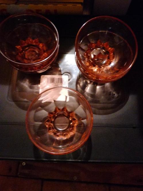 Verzameling bruin glas o.a. bowl glaasjes, Huis en Inrichting, Keuken | Servies, Gebruikt, Schaal of Schalen, Overige stijlen