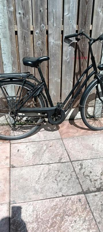 Stevige fiets dames opknapper  beschikbaar voor biedingen