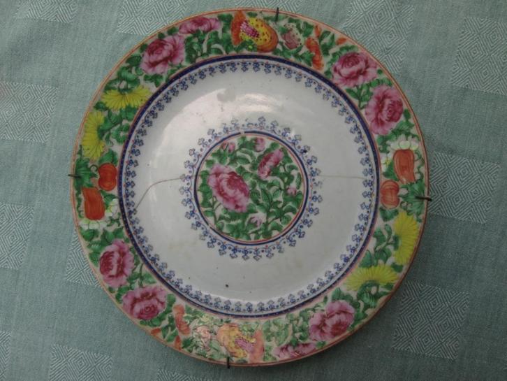 Antiek Famille Jaune Rose Wandbord 22,7 cm Gekramd, Antiek en Kunst, Antiek | Wandborden en Tegels, Ophalen of Verzenden