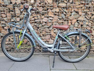 Zeer nette 22" Batavus Star meisjesfiets (nagekeken) beschikbaar voor biedingen