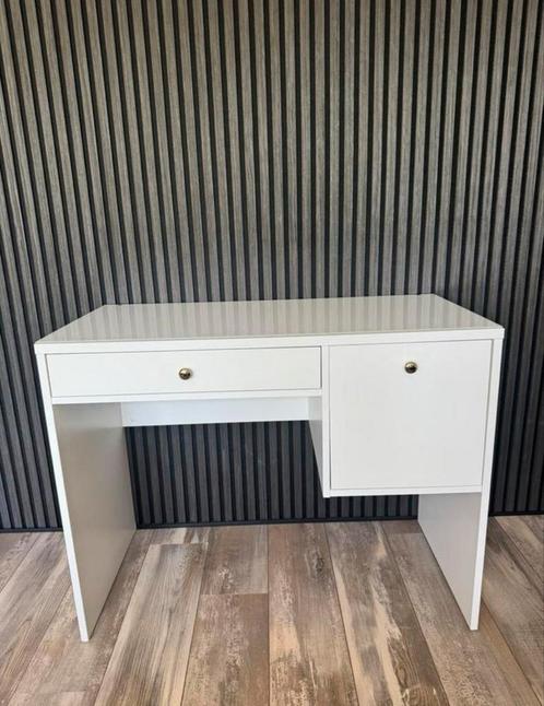 Ikea kaptafel bureau met glasplaat, Huis en Inrichting, Tafels | Kaptafels, Zo goed als nieuw, Minder dan 100 cm, 50 tot 100 cm