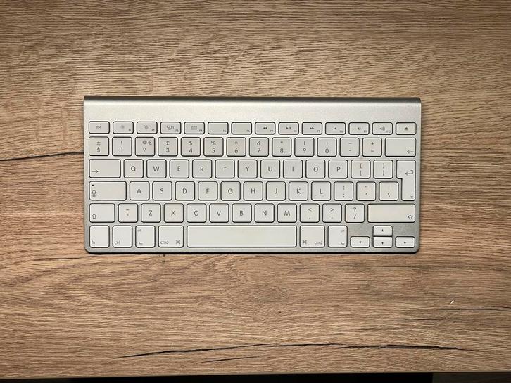 Apple Wireless Keyboard - draadloos toetsenbord, Computers en Software, Toetsenborden, Gebruikt, Qwerty, Draadloos, Multimediatoetsen