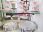 servies gebloemd, Huis en Inrichting, Keuken | Servies, Ophalen of Verzenden, Zo goed als nieuw, Overige stijlen, Aardewerk