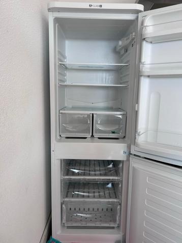 Koelkast met vriezer - Indesit beschikbaar voor biedingen