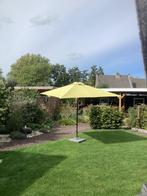 Gele parasol 240 x 240 2 jaar oud, Ophalen, Zo goed als nieuw, Zweefparasol