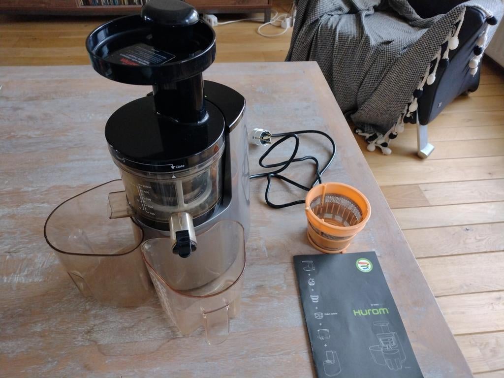Hurom Slowjuicer HH-DBE06, Ophalen, Gebruikt, Elektrisch, Slowjuicer