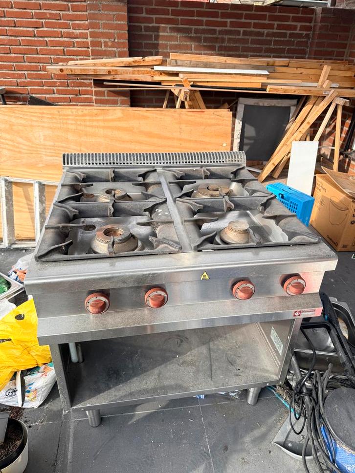 Professioneel 4-pits gasfornuis, Witgoed en Apparatuur, Fornuizen, Gebruikt, Ophalen