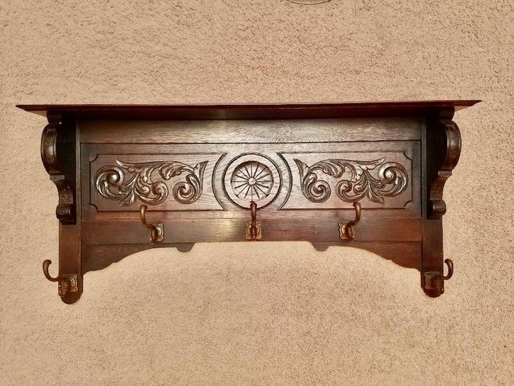 Antieke kapstok met houtsnijwerk, Huis en Inrichting, Woonaccessoires | Kapstokken, Gebruikt, Wandkapstok, Minder dan 100 cm, Hout