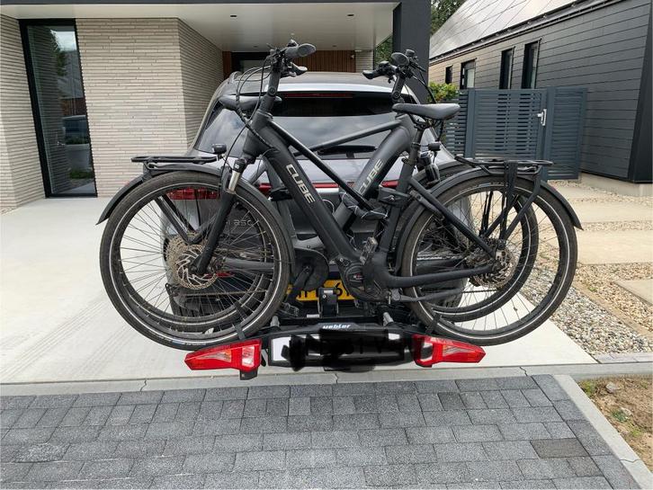 Uebler i21 fietsendrager 2 fietsen 60graden kantelbaar, Auto diversen, Fietsendragers, Gebruikt, Trekhaakdrager, 2 fietsen, Brede banden