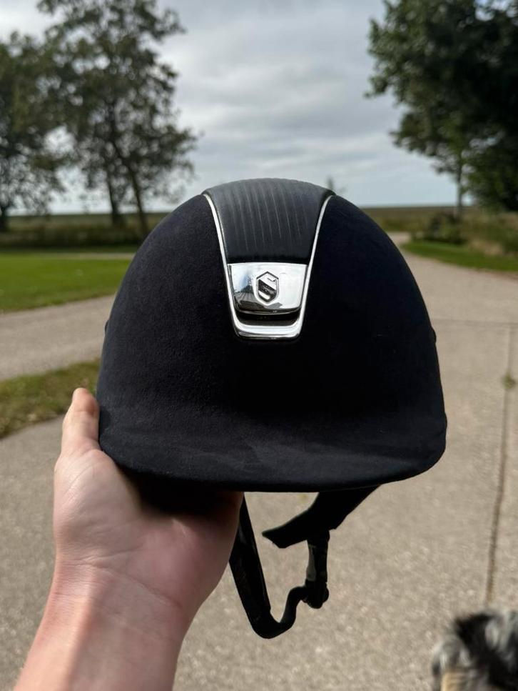 Samshield Cap donkerblauw suede maat S/56, Dieren en Toebehoren, Paardrijkleding, Gebruikt, Dames, Cap, Dressuur, Ophalen of Verzenden