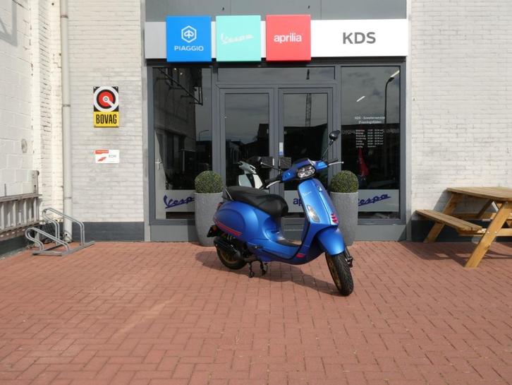 Vespa Sprint Sport Special 45km (brom) Iget E5 KORTING!, Fietsen en Brommers, Scooters | Vespa, Nieuw, Overige modellen, Maximaal 45 km/u