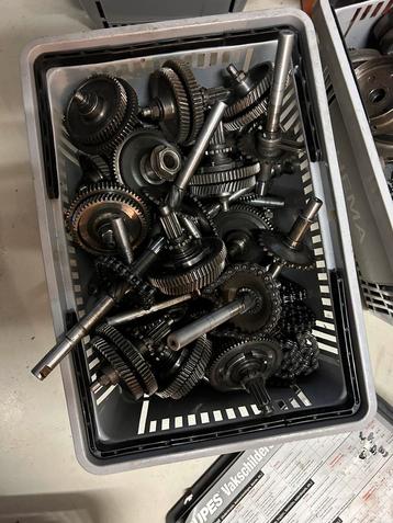Tomos versnellingsbak onderdelen beschikbaar voor biedingen