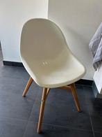 2 stuks Witte Ikea stoelen met houten poten, Wit, Ophalen of Verzenden, Zo goed als nieuw, Eén