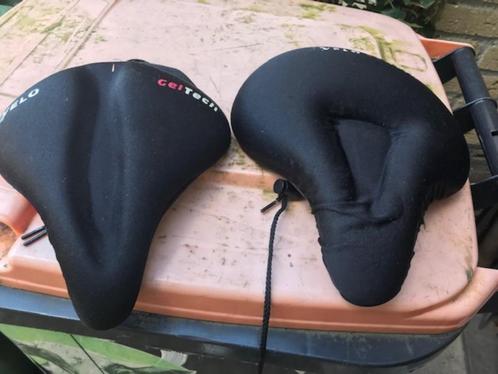 zadelhoes GelTec man-vrouw. Samen 10,-, Fietsen en Brommers, Fietsaccessoires | Overige Fietsaccessoires, Gebruikt, Ophalen of Verzenden