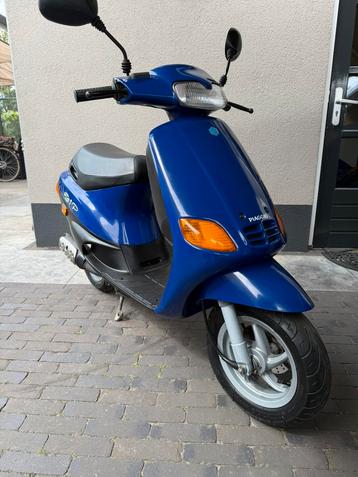 ⭐️Piaggio zip type 3 Brom 12000 km Blauw Nieuwstaat⭐️ beschikbaar voor biedingen