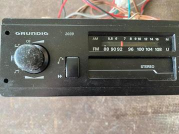 GRUNDIG WKC 2039 AUTO RADIO CASSETTE PLAYER  gratis booster. beschikbaar voor biedingen