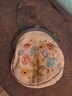 antiek geborduurd bloementasje, Huis en Inrichting, Woonaccessoires | Dienbladen, Ophalen of Verzenden, Zo goed als nieuw, Rechthoekig