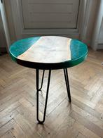 Rond bijzettafeltje van massief hout met epoxy, Minder dan 55 cm, Rond, Nieuw, Hout